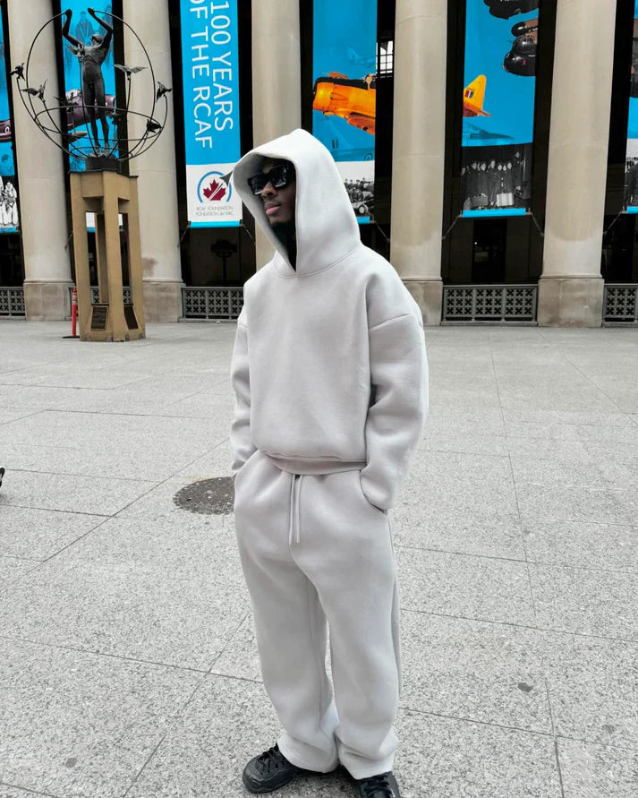 SEVENPETALS Minimalist Tracksuit
